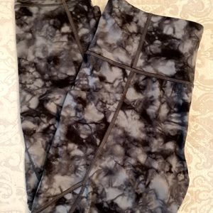 Athleta Salutation Stash leggings